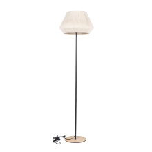 Eglo Canada 205759A - 1L Floor Lamp / Lampe de plancher 1L